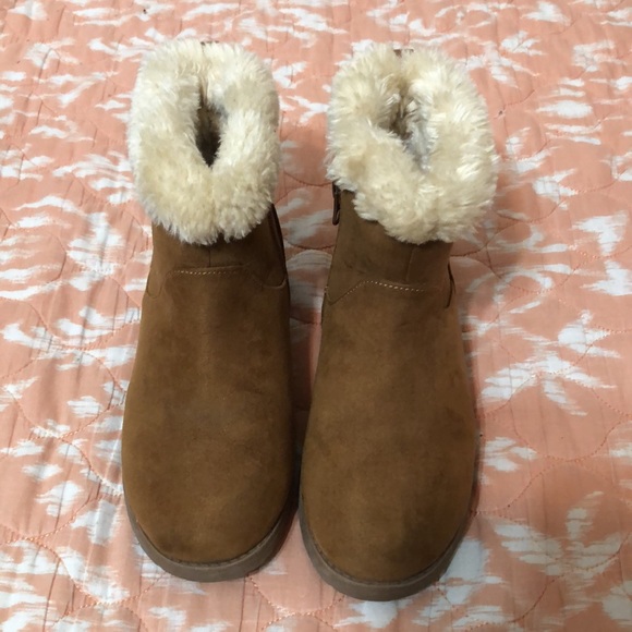 Big girl brown boots - Picture 2 of 4